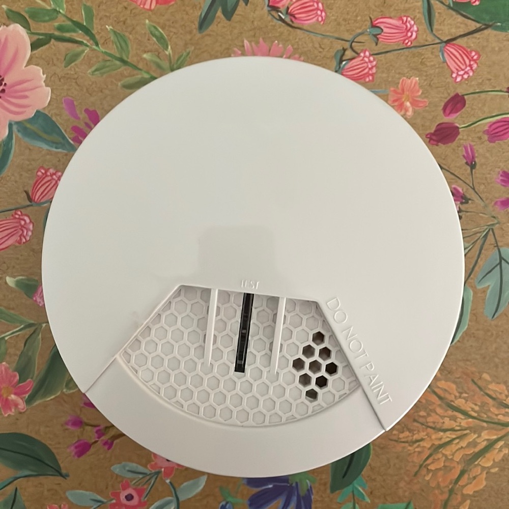 Simplisafe smoke detector